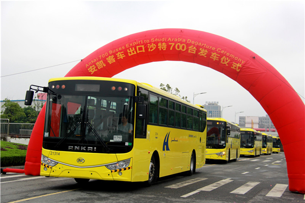 700臺(tái)安凱客車(chē)啟程赴沙特