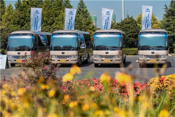 宇通成為央視《走村直播看脫貧》官方指定用車(chē)