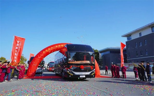 安凱客車(chē)2025年新春首發(fā) 276臺(tái)車(chē)輛駛向全球多個(gè)國(guó)家