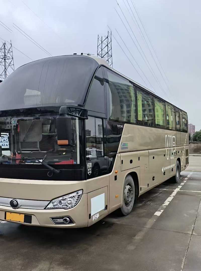 2019年11月有司機(jī)臥鋪國(guó)五50座宇通6122氣囊營(yíng)運(yùn)車
