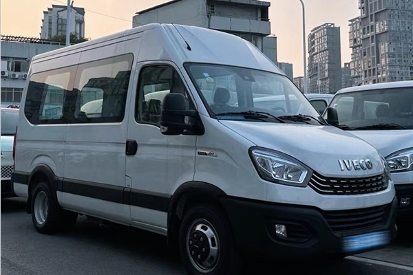 10萬(wàn)級(jí)商用車(chē)選啥？超市老板娘親測(cè)依維柯歐勝的“鈔能力”