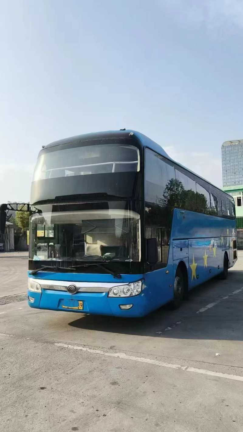 2017年9月上牌浙江戶一層半國五54座后開門宇通6126營運(yùn)車