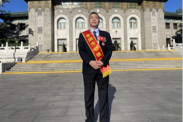 祝賀！宇通員工被授予“全國(guó)勞動(dòng)模范”稱號(hào)