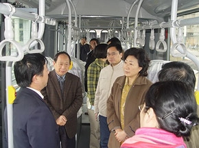 安徽省長助理花建慧希望安凱成為我國新能源客車的強(qiáng)者