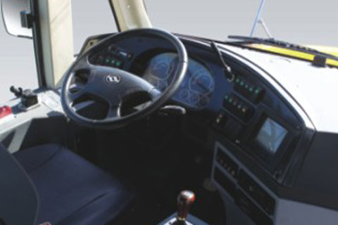 黃?？蛙嘍D6110C01校車